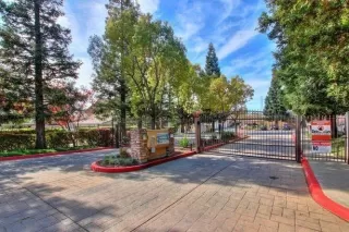 Photo #2: 221124835 Listing