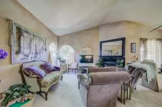 Photo #1: 221125543 Listing