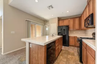 Photo #3: 221126056 Listing