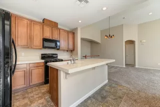 Photo #4: 221126056 Listing