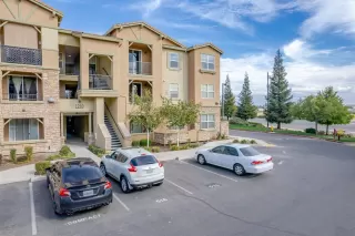 Photo #2: 221126216 Listing