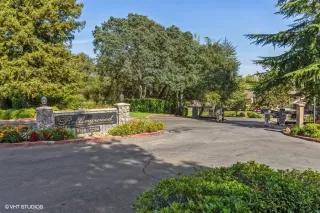 Photo #2: 221126506 Listing