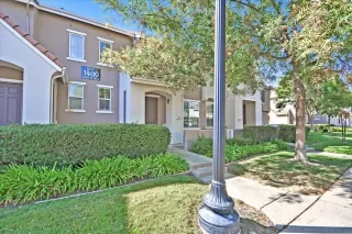 Photo #2: 221126602 Listing