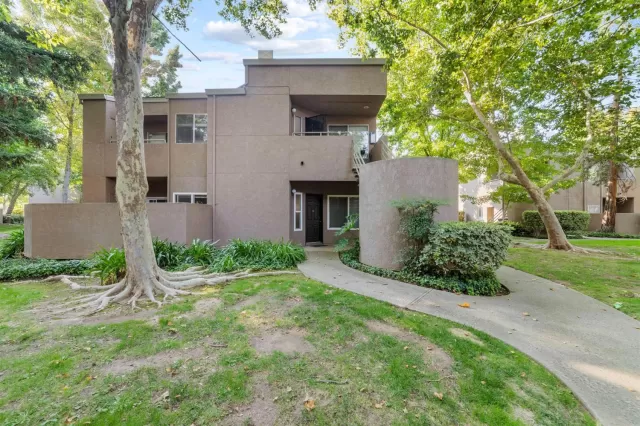 MLS: 221127933 Condo For Sale