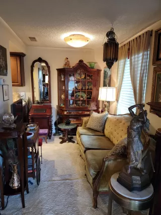 Photo #2: 221128212 Listing