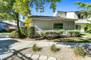 Photo #4: 221128837 Listing