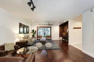 Photo #5: 221128964 Listing