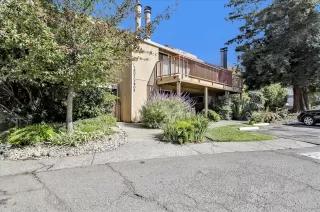 Photo #2: 221129516 Listing