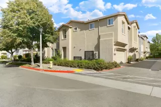 Photo #2: 221130171 Listing