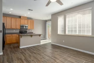 Photo #6: 221130363 Listing