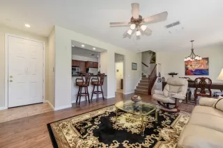 Photo #4: 221131087 Listing