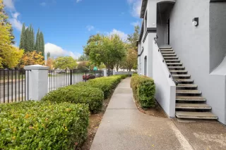 Photo #4: 221131266 Listing