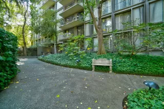 Photo #4: 221131423 Listing