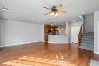 Photo #5: 221131691 Listing