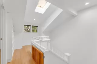 Photo #3: 221132033 Listing