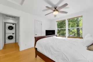 Photo #4: 221132033 Listing