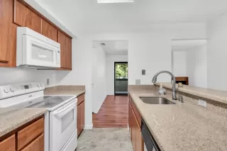 Photo #3: 221132441 Listing