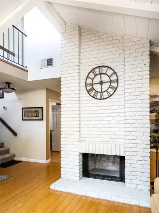 Photo #5: 221132905 Listing