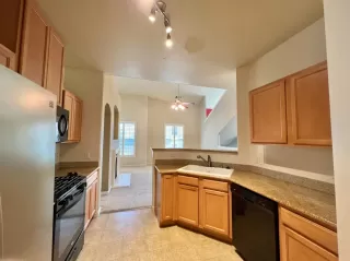 Photo #6: 221133647 Listing