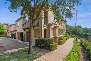 Photo #1: 221134156 Listing 