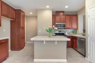 Photo #1: 221135653 Listing