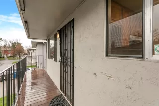 Photo #2: 221135696 Listing