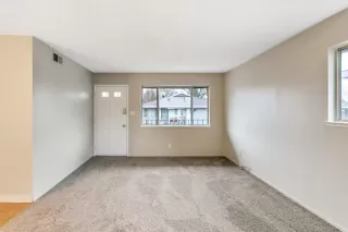 Photo #6: 221135696 Listing