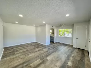 Photo #3: 221136238 Listing