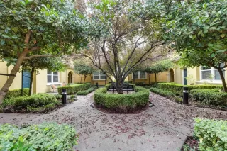 Photo #1: 221136567 Listing