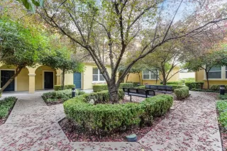 Photo #2: 221136567 Listing