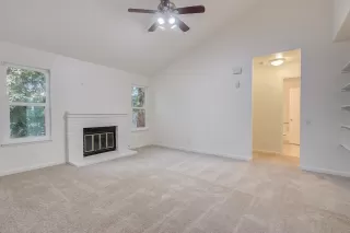Photo #2: 221136656 Listing 