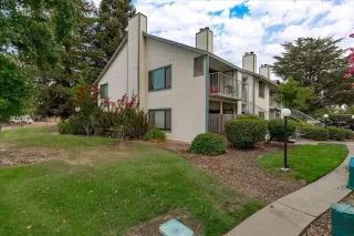 Photo #2: 221136808 Listing