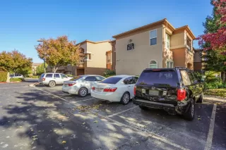 Photo #2: 221137222 Listing