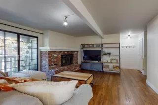 Photo #2: 221137228 Listing