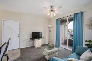 Photo #2: 221137798 Listing