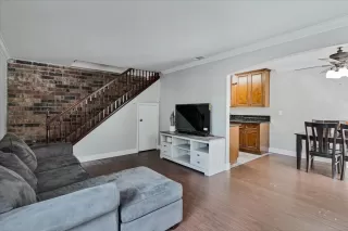 Photo #1: 221137845 Listing