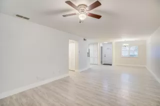 Photo #6: 221137885 Listing