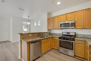 Photo #3: 221137886 Listing