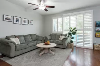 Photo #3: 221137952 Listing