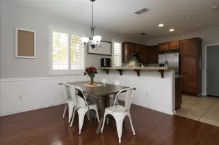 Photo #5: 221137952 Listing