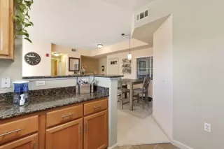 Photo #5: 221138236 Listing