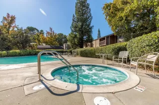 Photo #2: 221138592 Listing