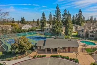 Photo #6: 221138627 Listing