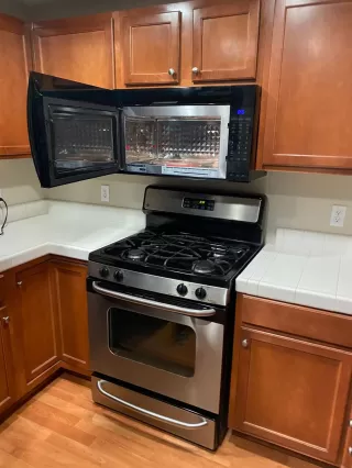 Photo #6: 221138676 Listing