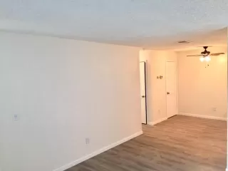 Photo #3: 221139299 Listing