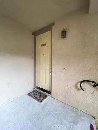 Photo #2: 221139352 Listing