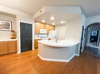 Photo #6: 221139352 Listing