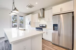 Photo #4: 221139508 Listing