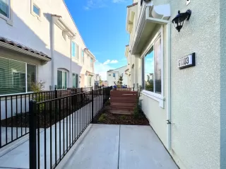 Photo #2: 221140054 Listing