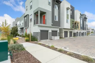 Photo #1: 221140586 Listing